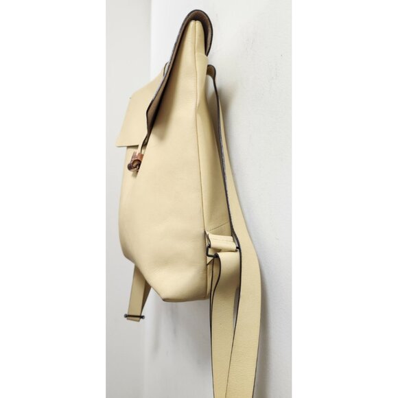 GAG BACKPACK PERA Leather Creamy lemon hue — elegant and versatile - Picture 8 of 16